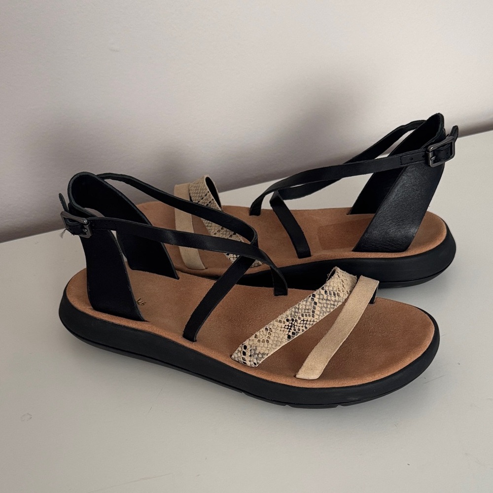 Clark’s Leather Jemsa Black and Beige Strappy Sandals